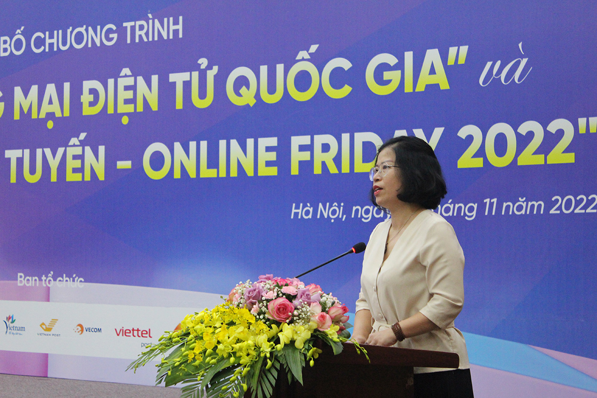Bà Nguyễn Thị Minh Huyền - Phó Cục trưởng Cục Thương mại điện tử và Kinh tế số phát biểu tại buổi họp báo (Ảnh: TITC)