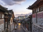 Mê mẩn ngắm những phố cổ đẹp nức lòng ở châu Á