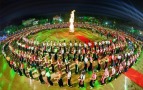 Yên Bái tổ chức màn múa xòe Thái kỷ lục với 5000 người tham dự