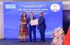 TS. Nguyễn Quốc Hùng được vinh danh tại Diễn đàn Khoa học và Kinh tế ...