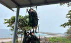 Khách du lịch mắc kẹt trên đảo Cồn Cỏ do bão số 5